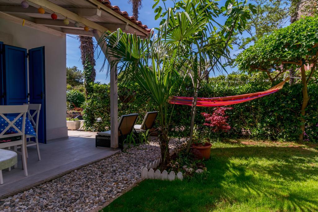 Beachfront House With Private Jacuzzi And Garden ザダル エクステリア 写真