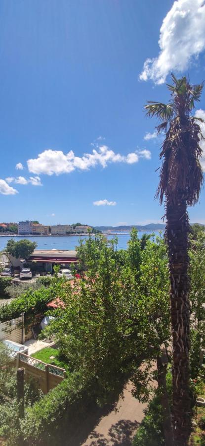 Beachfront House With Private Jacuzzi And Garden ザダル エクステリア 写真